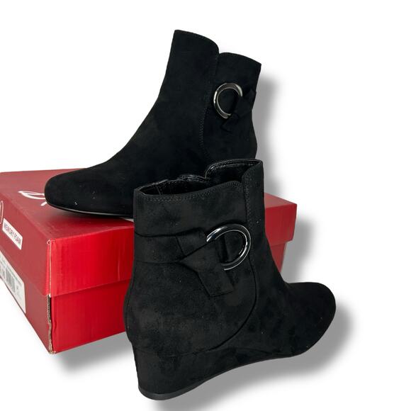 NEW Impo Suede Wedge Booties Size 7 Black Buckle Ankle Boot Comfort Heels - Picture 5 of 13